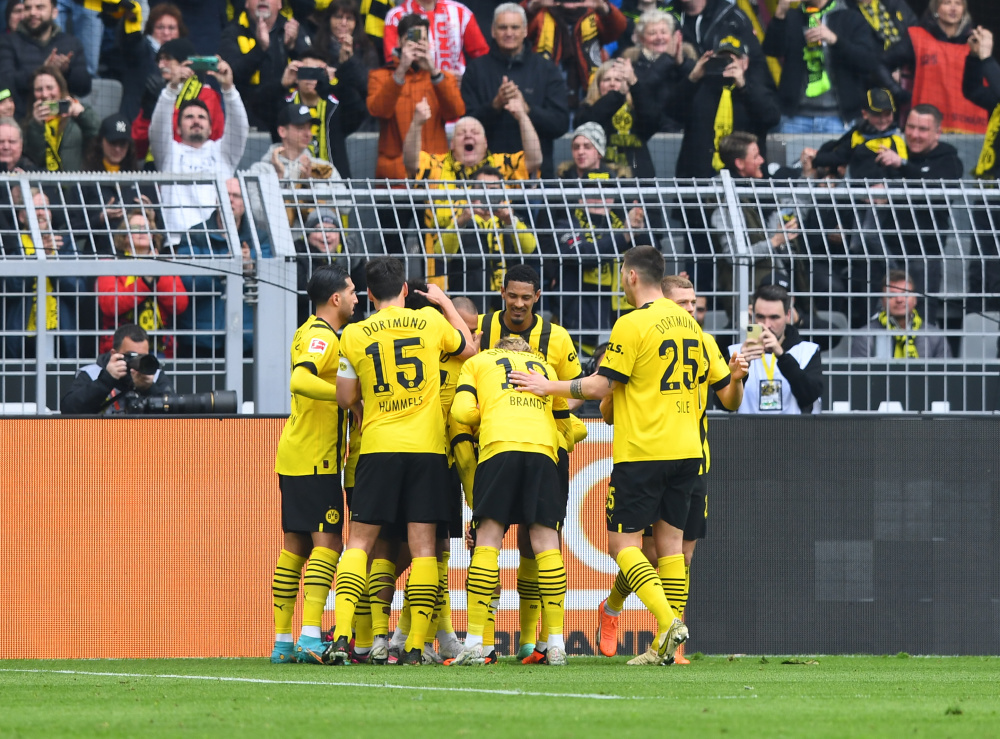 柏林联合团队协作完美演绎德甲整体足球  柏林联合团队协作完美演绎德甲整体足球