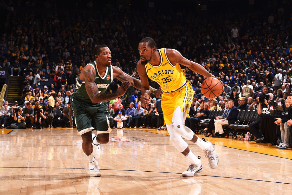  范弗利特准三双猛龙力克雄鹿打破对手不败金身